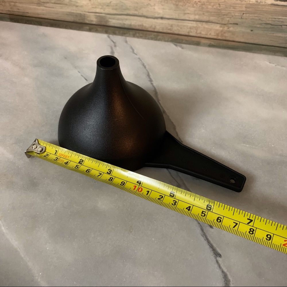 Tupperware Funnel New - Picture 3 of 5